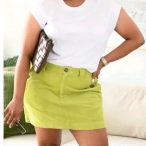 NWT Wild Fable Lime Green Corduroy Mini Skirt, Size 10 or 16 - Picture 2 of 3